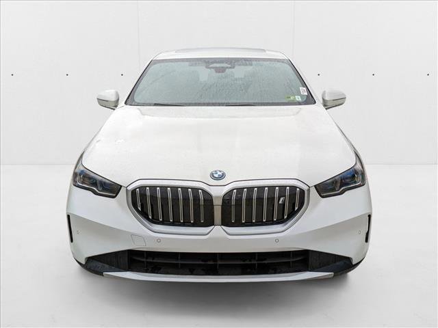 Used 2024 BMW i5 eDrive40i w/ Premium Package image 6