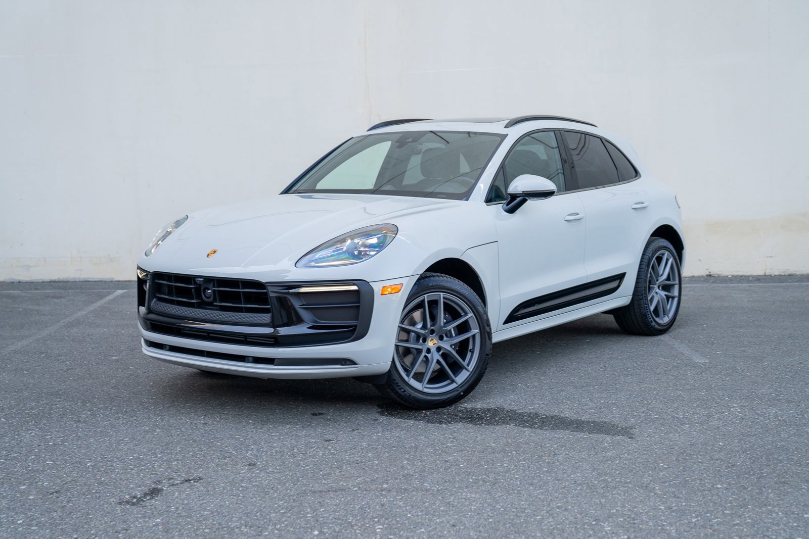 New 2025 Porsche Macan Turbo