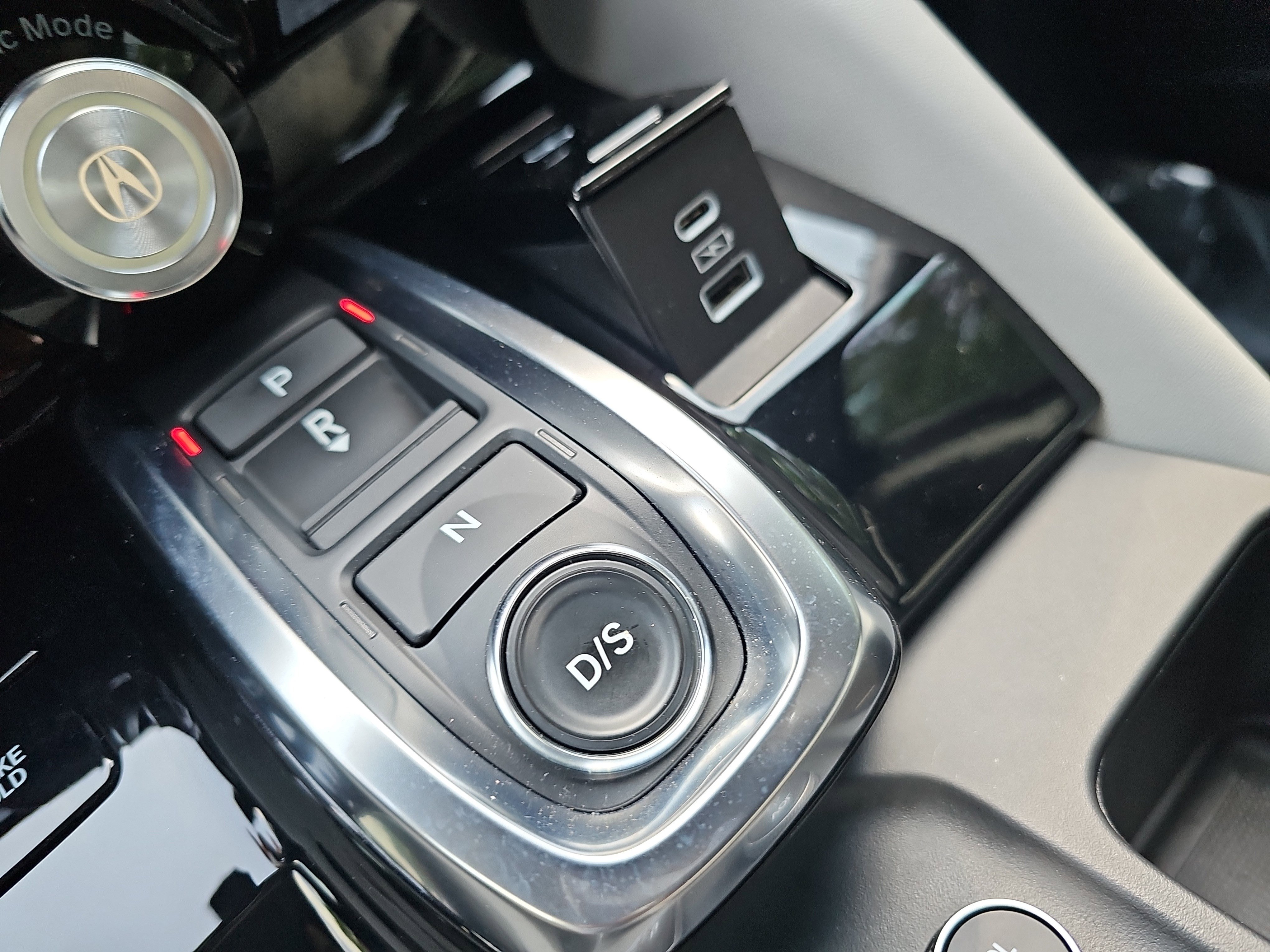 Used 2024 Acura MDX SH-AWD w/ Technology Package image 25