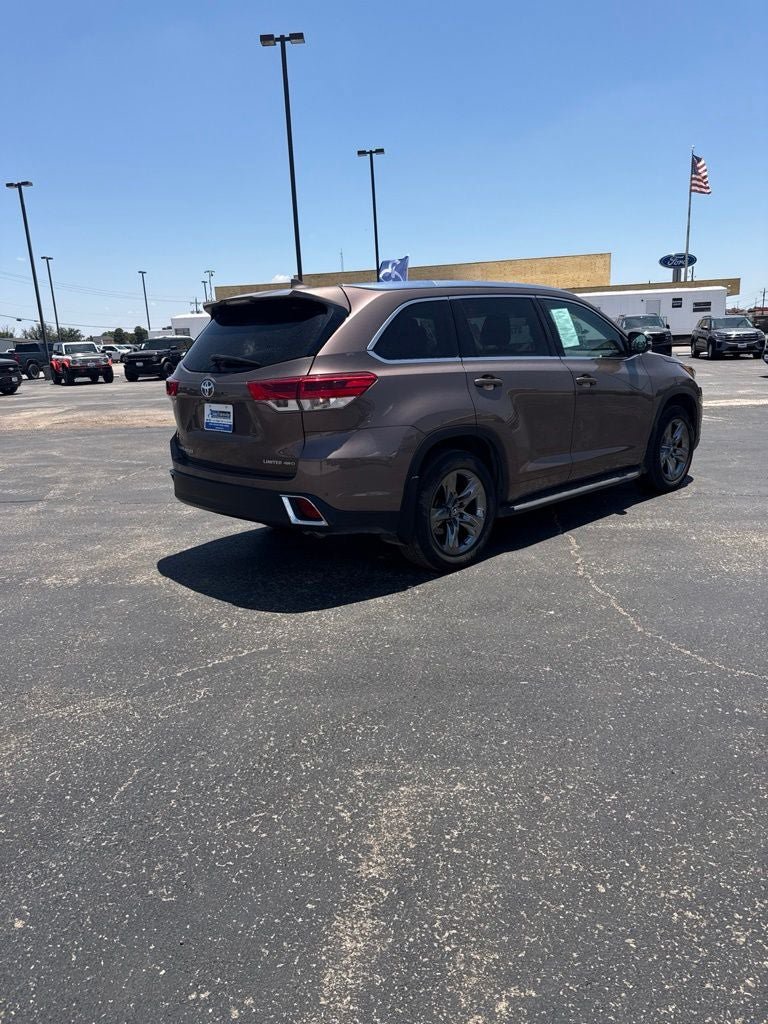 Used 2017 Toyota Highlander Limited Platinum AWD/4WD image 5