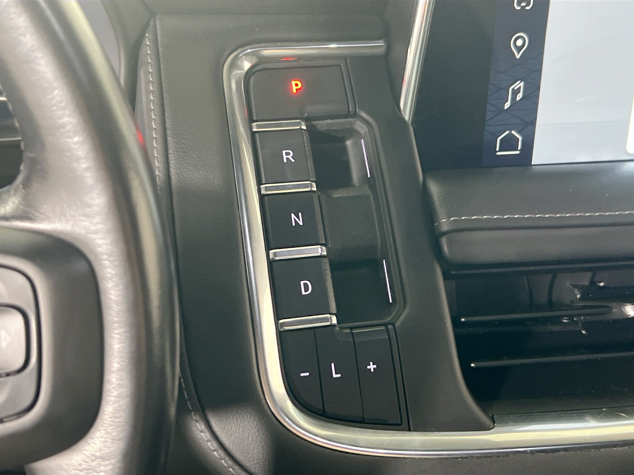 Used 2022 GMC Yukon XL SLE AWD/4WD image 17