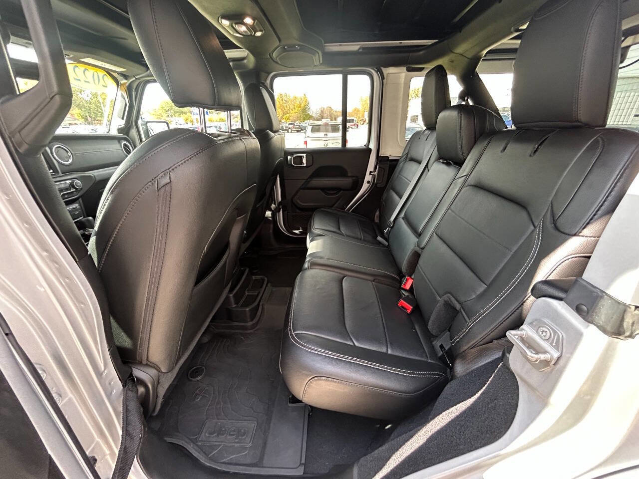 Used 2022 Jeep Wrangler Unlimited Sahara w/ Cold Weather Group image 13