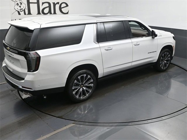 New 2025 Chevrolet Suburban High Country image 19