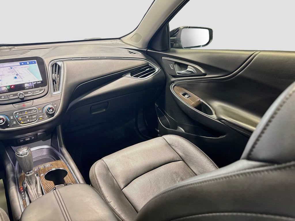 Used 2019 Chevrolet Malibu Premier w/ Sun and Wheel Package FWD image 23
