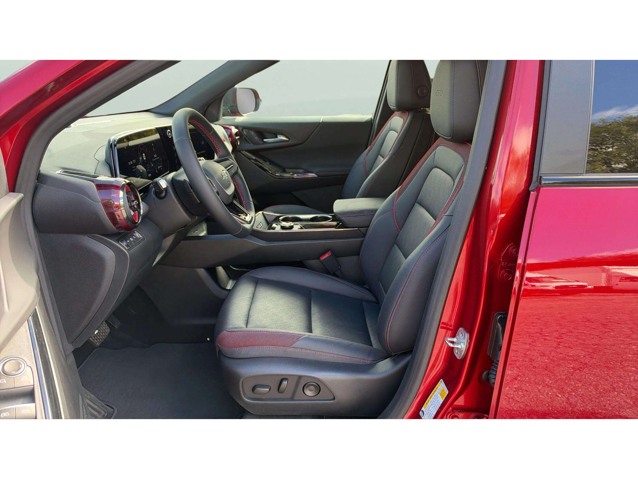 Used 2025 Chevrolet Equinox RS AWD/4WD image 10