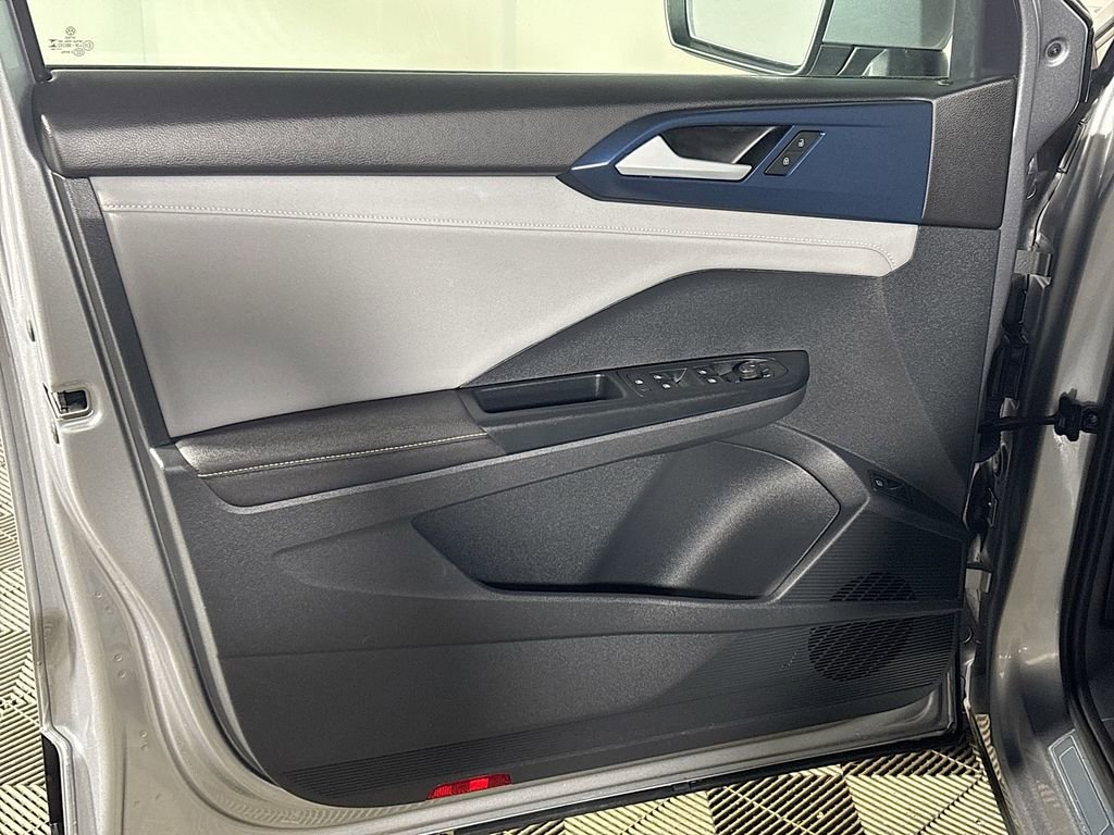 Used 2024 Volkswagen Taos SE image 10