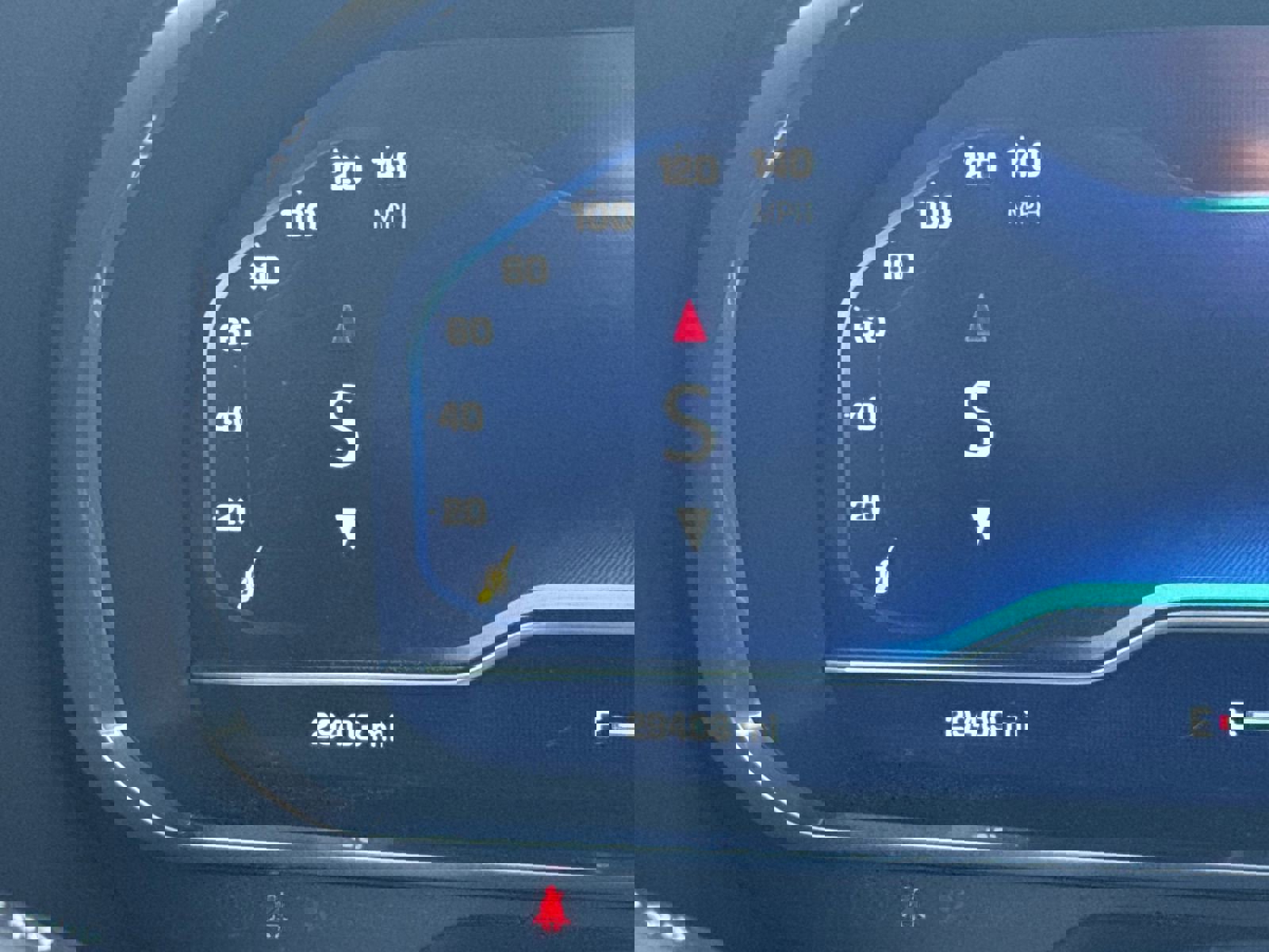 Used 2023 Chevrolet Tahoe Z71 w/ Luxury Package AWD/4WD image 22