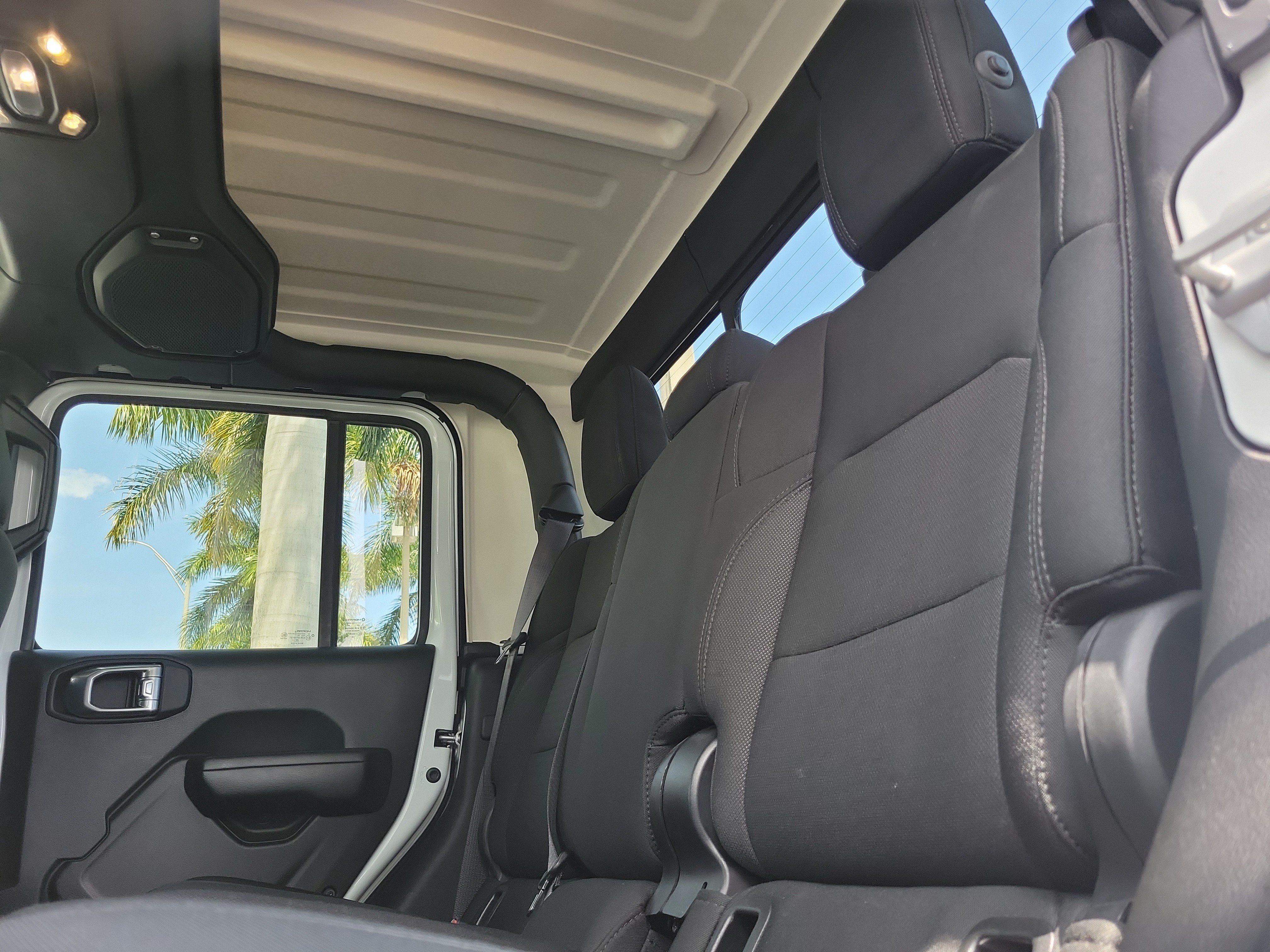 Used 2021 Jeep Gladiator Sport AWD/4WD image 9