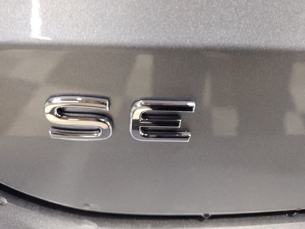 New 2025 Volkswagen Taos SE image 14