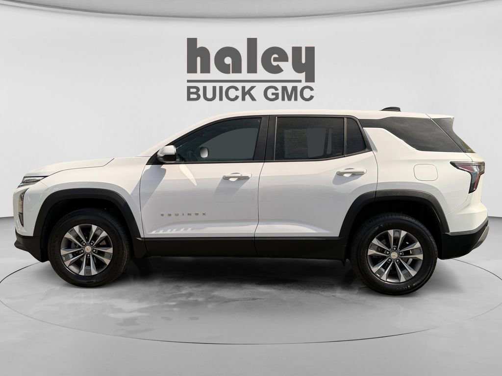 Used 2025 Chevrolet Equinox LT FWD image 2