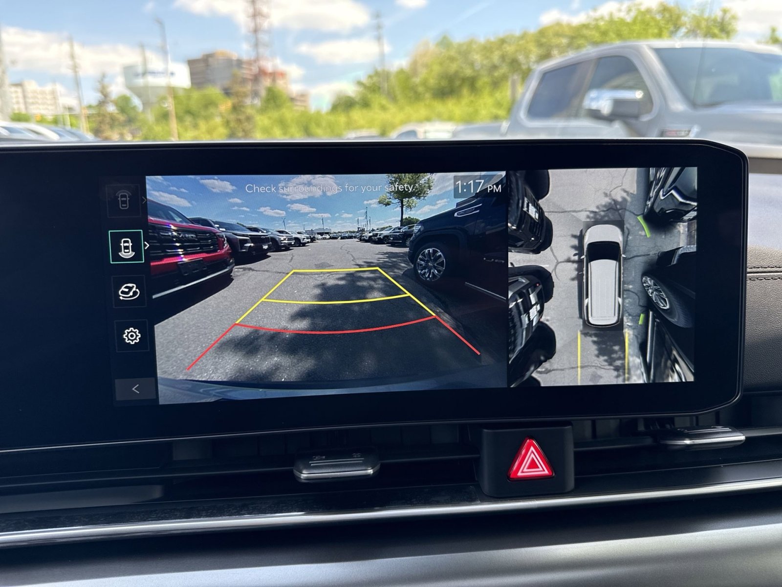 Used 2025 Kia Carnival SX w/ SX Dark Edition Package FWD image 19