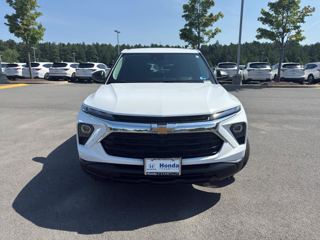 Used 2024 Chevrolet TrailBlazer LS w/ LS Convenience Package AWD/4WD image 2