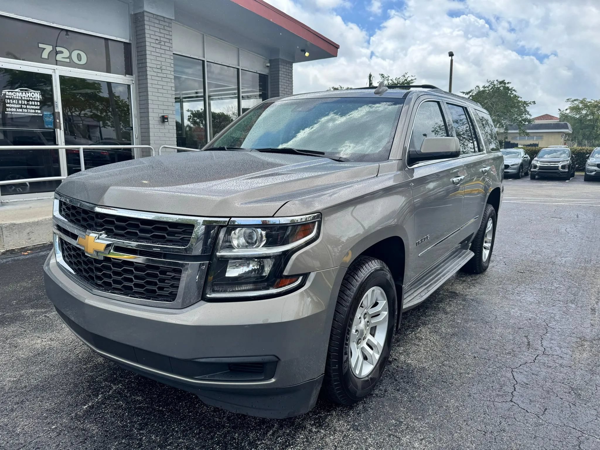 Used 2017 Chevrolet Tahoe LT RWD image 1