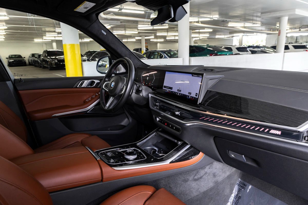 Certified 2025 BMW X7 M60i image 34