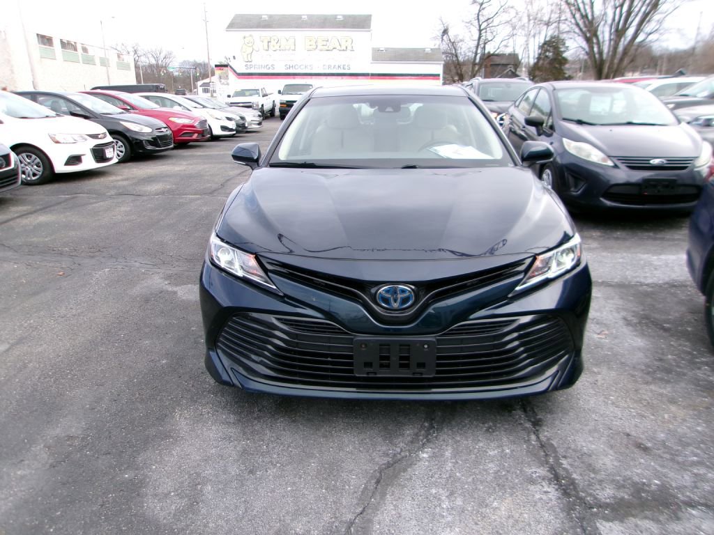 Used 2020 Toyota Camry LE image 2