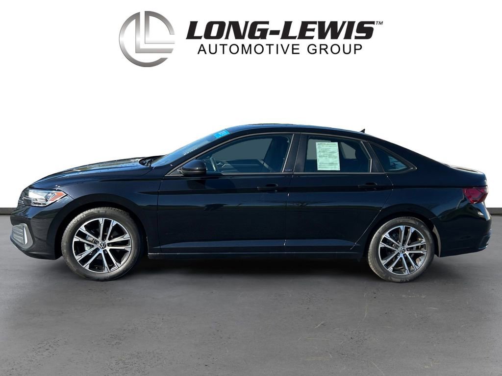 Certified 2023 Volkswagen Jetta Sport image 2