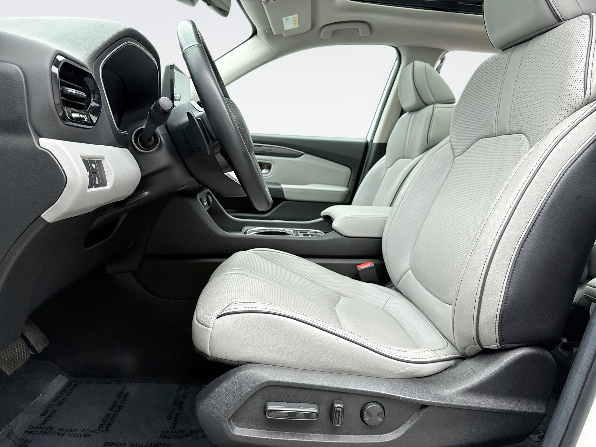 Used 2025 Honda Pilot Elite image 11