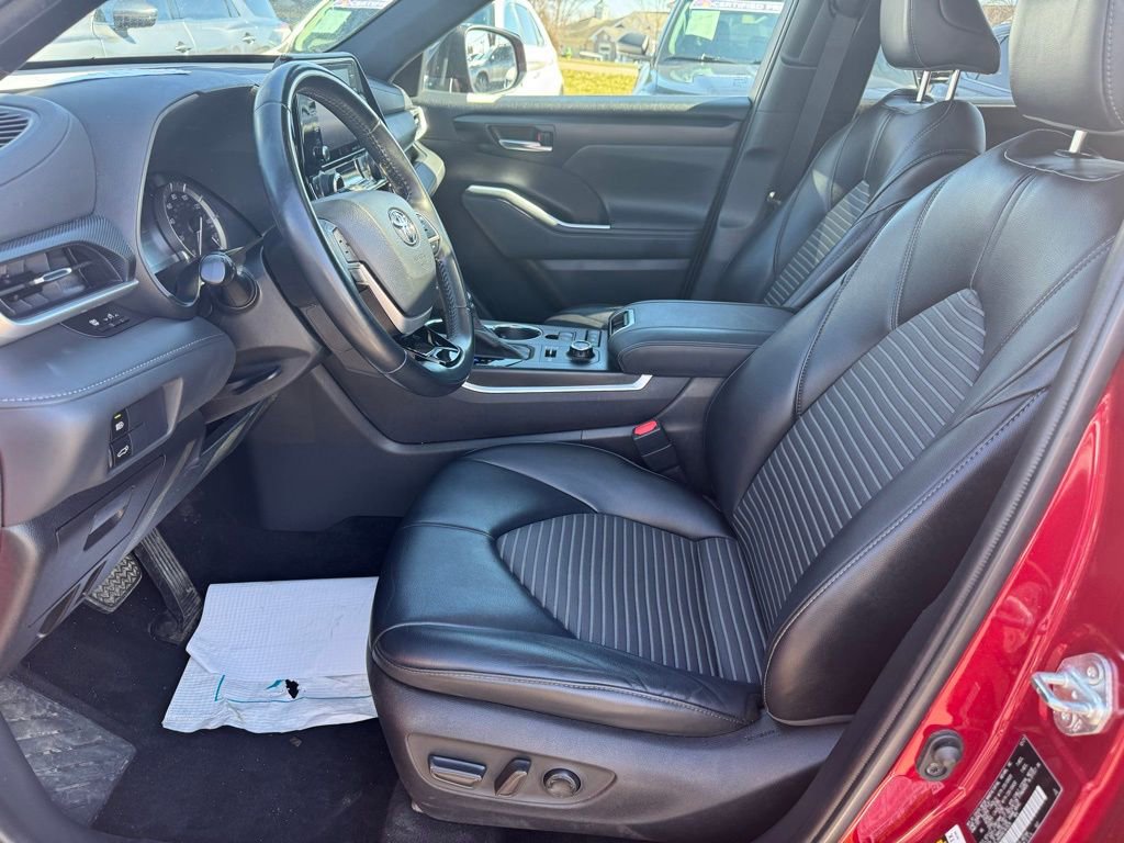 Used 2022 Toyota Highlander XSE image 14