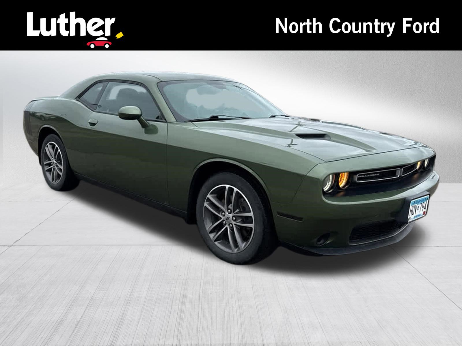 Used 2019 Dodge Challenger SXT image 1