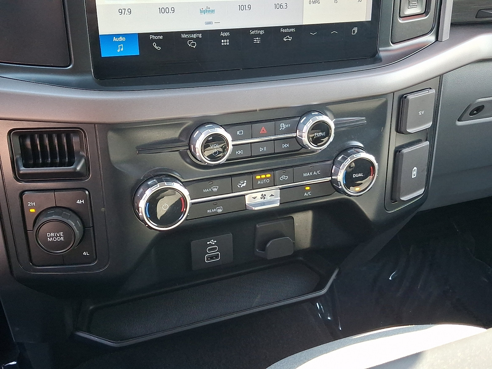 Used 2025 Ford F150 XLT w/ Equipment Group 301A Standard AWD/4WD image 15