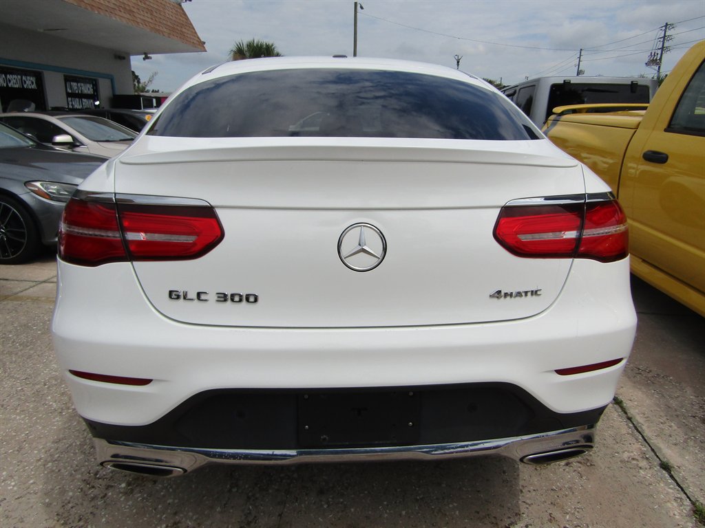 Used 2018 Mercedes-Benz GLC 300 4MATIC Coupe image 3