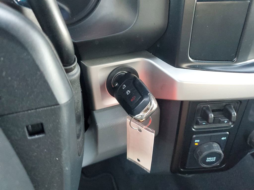 Used 2025 Ford F250 XLT image 35