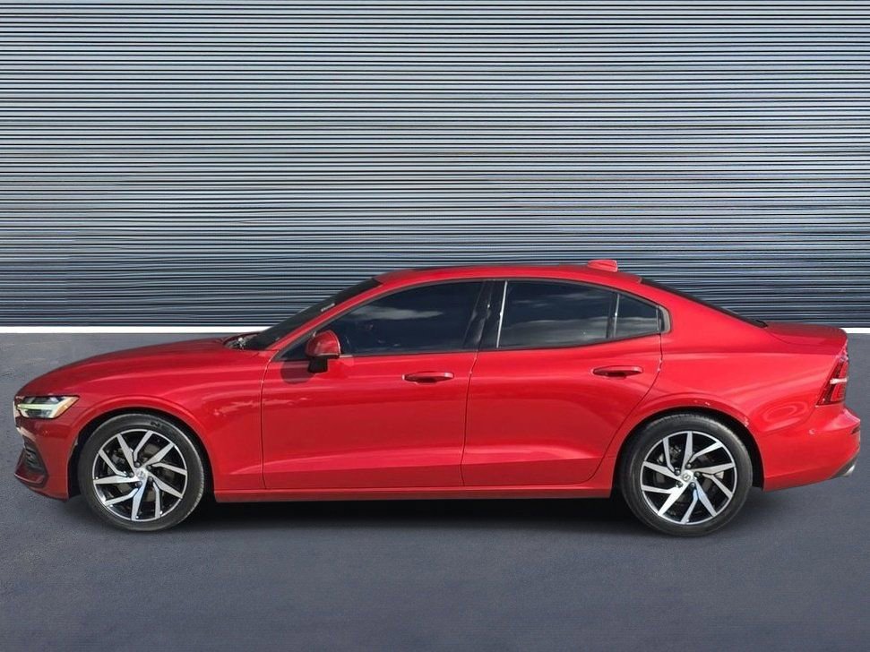 Used 2020 Volvo S60 T5 Momentum FWD image 2