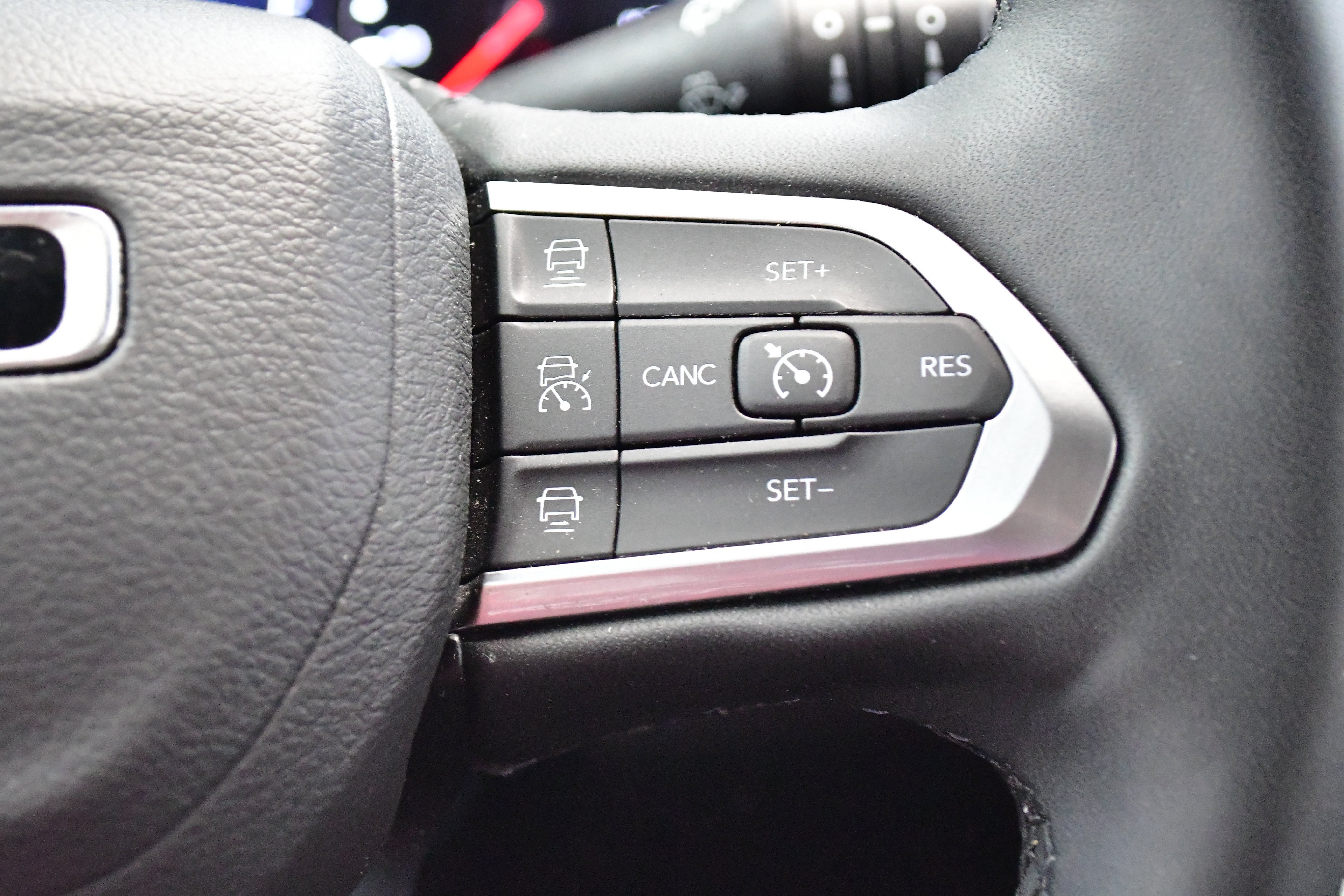 Used 2025 Jeep Compass Limited AWD/4WD image 23