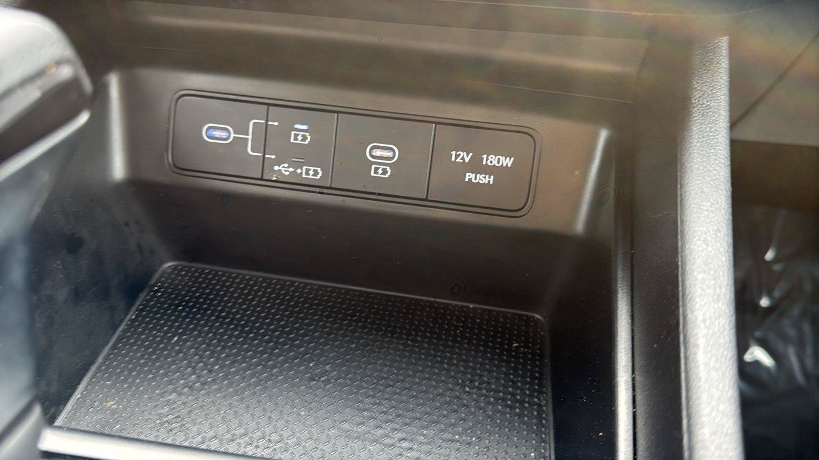 Used 2025 Hyundai Tucson SE FWD image 18