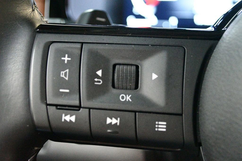 Used 2024 Nissan Pathfinder Platinum FWD image 68