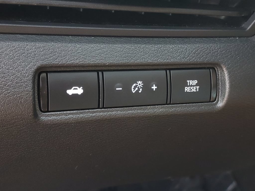 Used 2025 Nissan Altima 2.5 SV FWD image 17