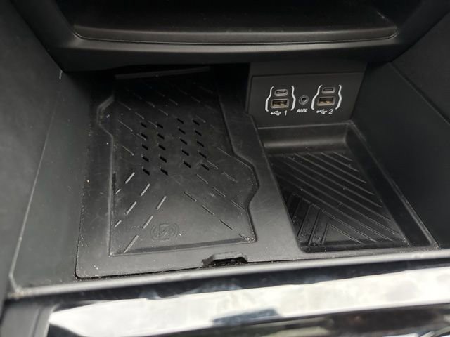 Used 2025 Chrysler Pacifica Limited FWD image 27