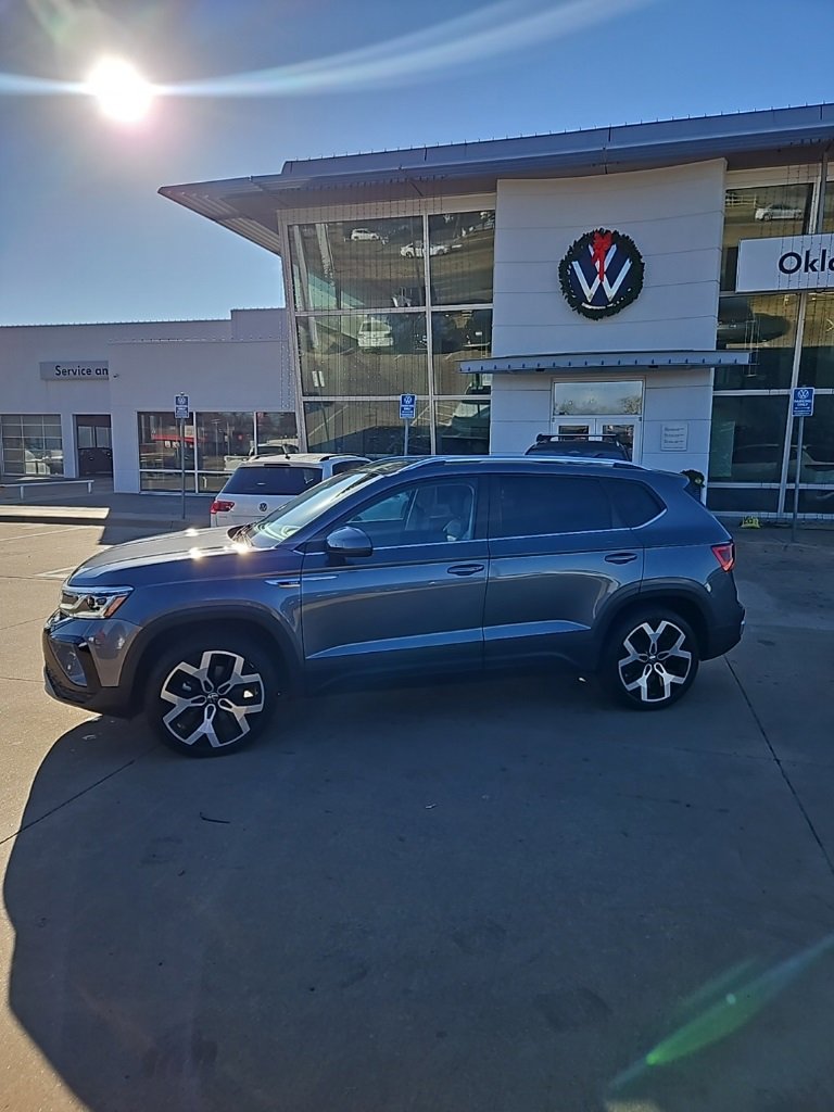 Used 2022 Volkswagen Taos SEL image 8