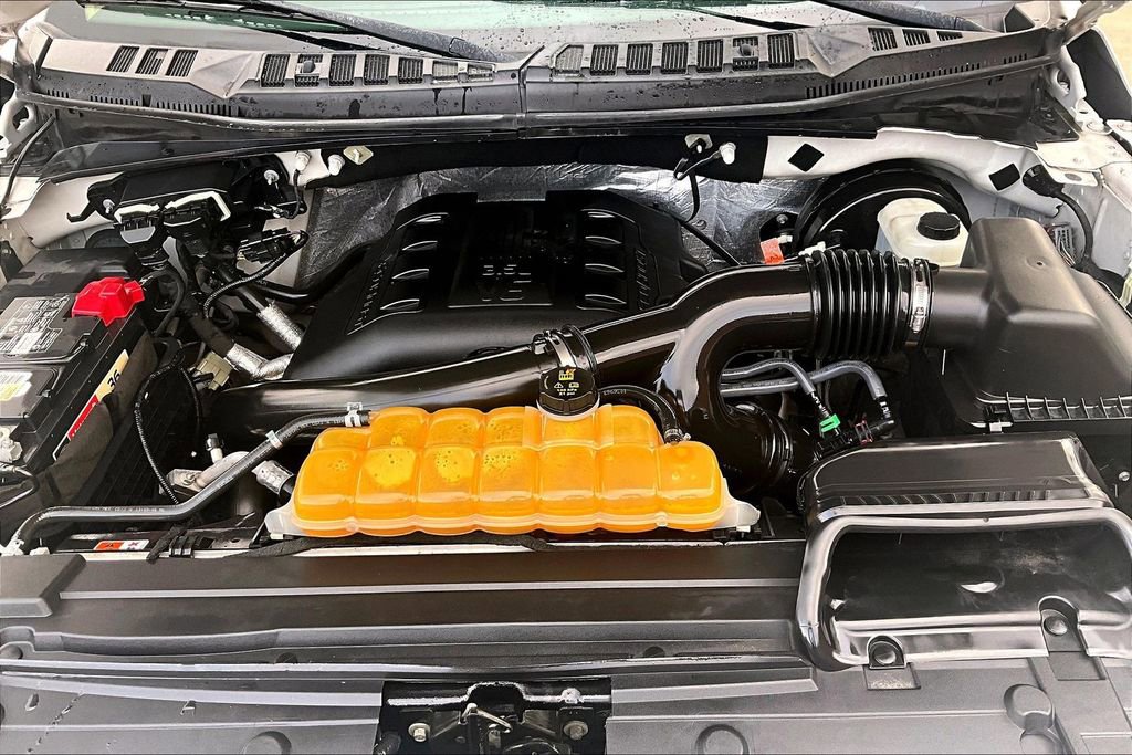 Used 2016 Ford F150 Lariat w/ Equipment Group 502A Luxury image 13