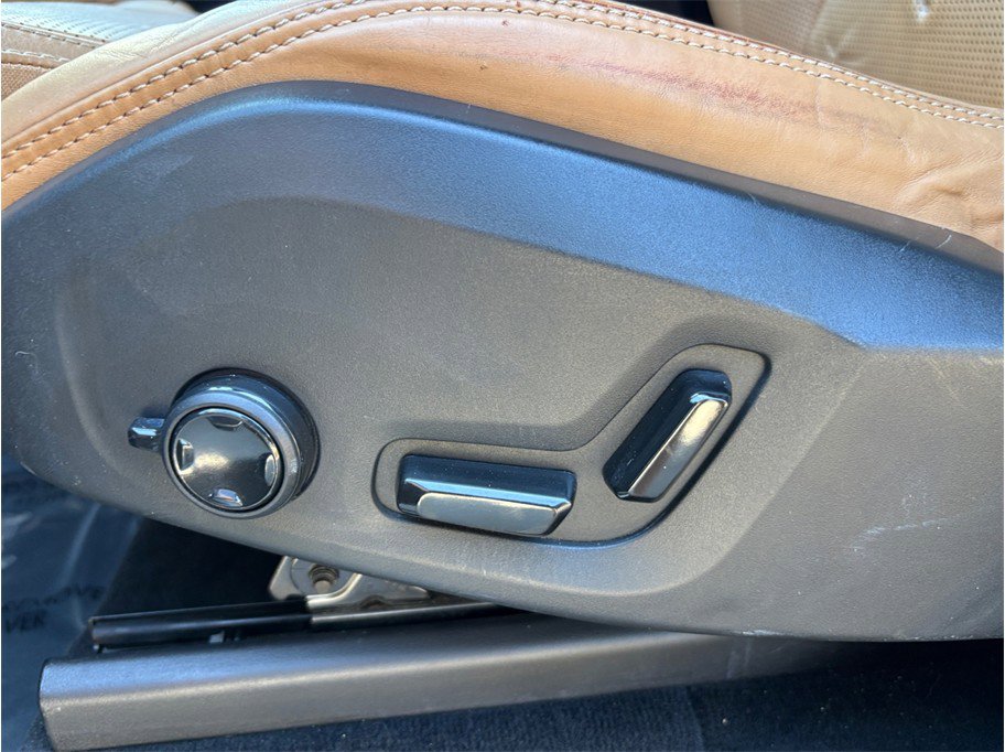 Used 2016 Volvo XC90 T6 Inscription w/ Vision Package image 21