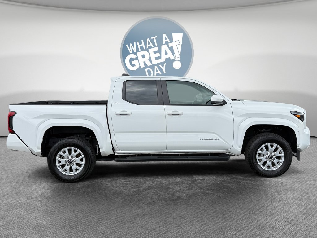 Used 2024 Toyota Tacoma SR5 AWD/4WD image 2
