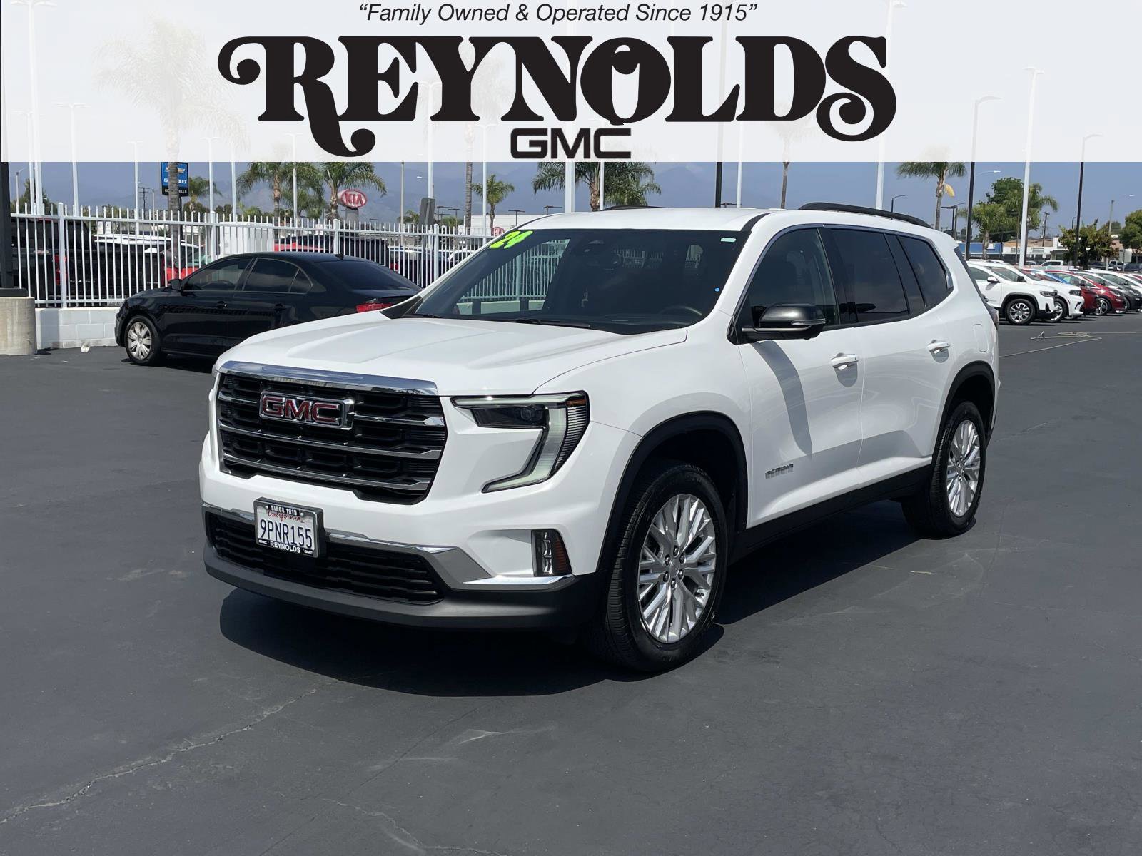 Used 2024 GMC Acadia Elevation FWD image 1