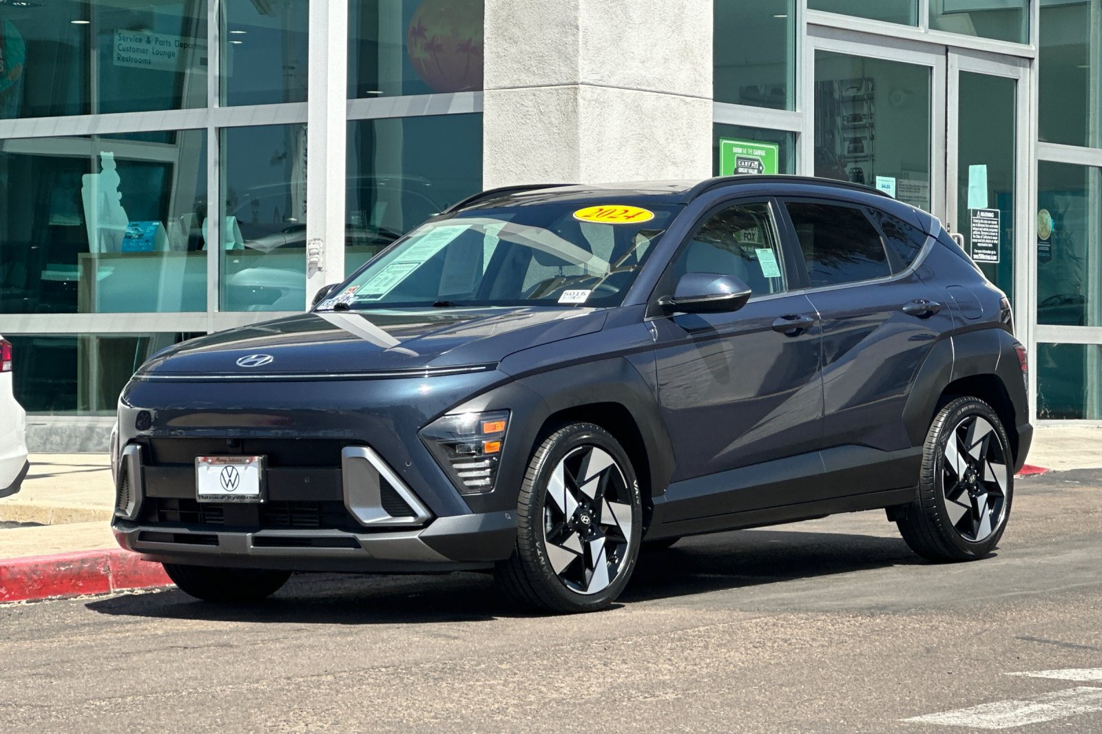 Used 2024 Hyundai Kona Limited FWD image 8