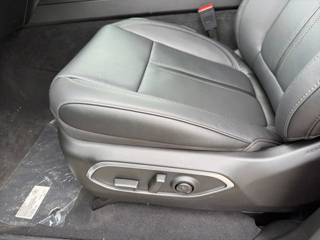 New 2026 Jeep Grand Wagoneer Limited w/ 8-Passenger Seating Package AWD/4WD image 13