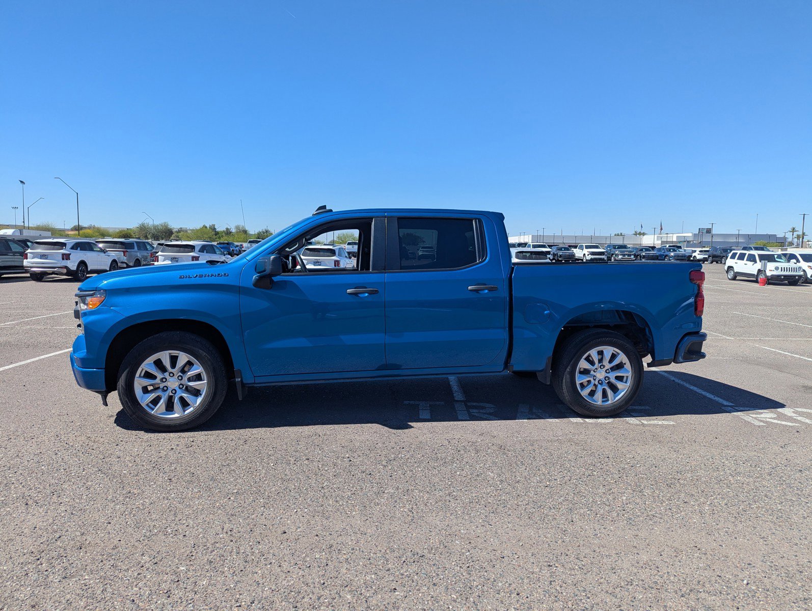Used 2022 Chevrolet Silverado 1500 Custom image 2