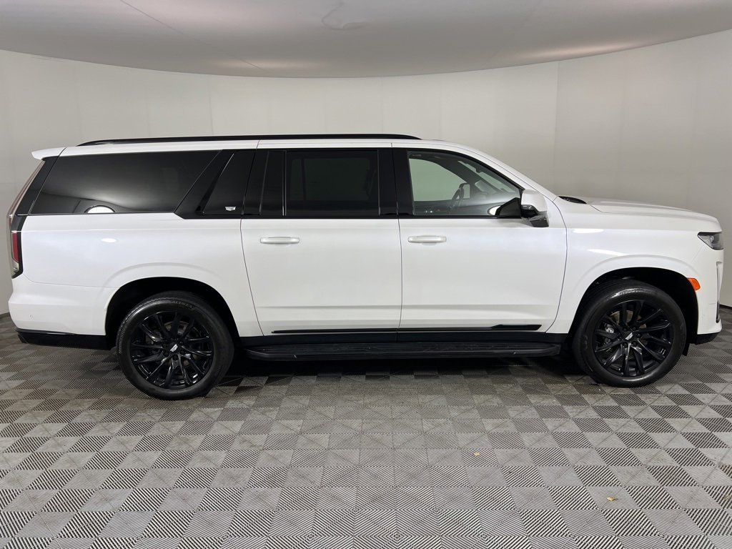 Used 2024 Cadillac Escalade ESV Sport Platinum w/ LPO, ONYX Package image 3