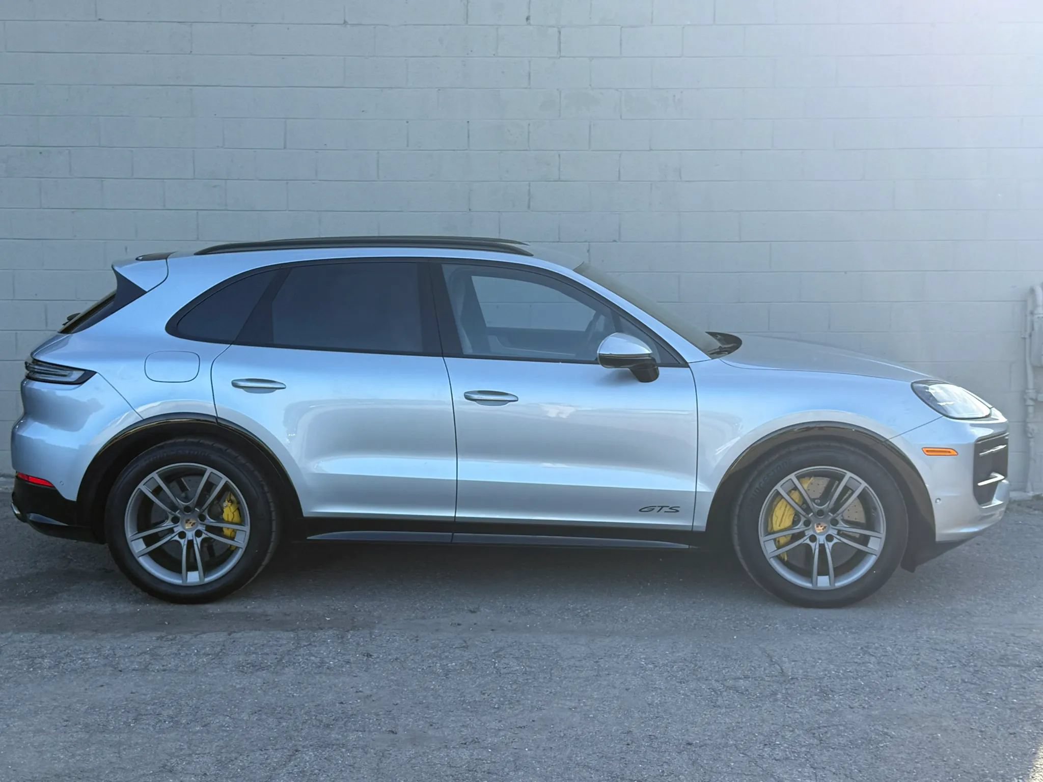 Used 2025 Porsche Cayenne GTS w/ Sport Chrono Package AWD/4WD image 11