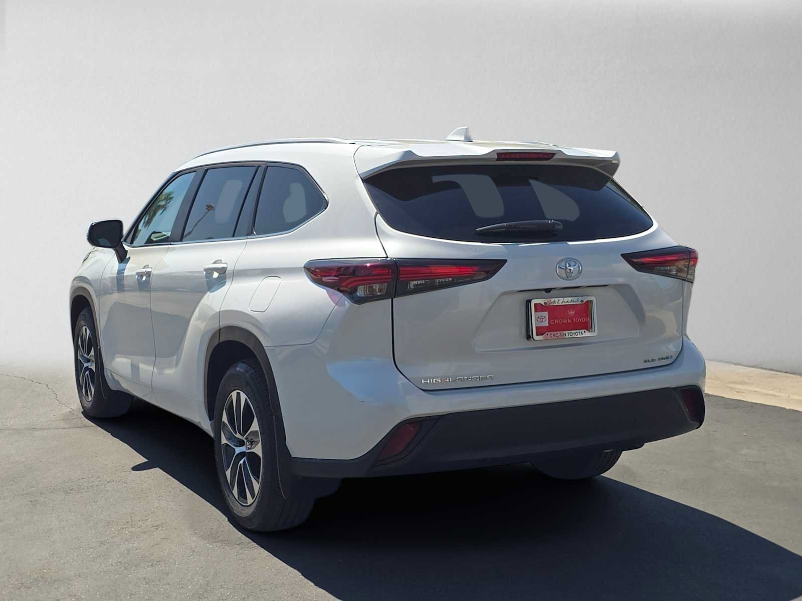 Certified 2026 Toyota Highlander XLE AWD/4WD image 5