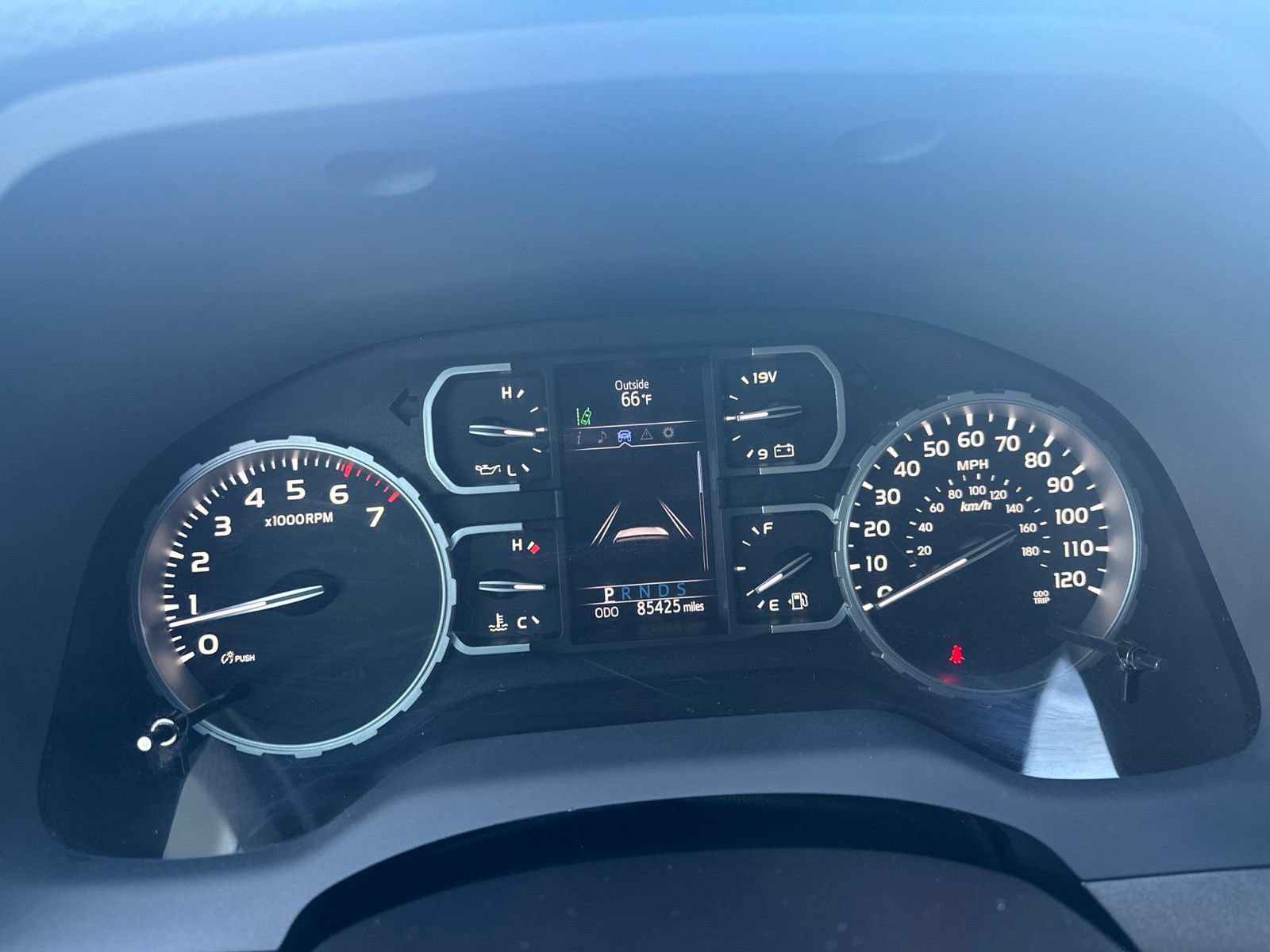 Used 2020 Toyota Tundra SR5 w/ SR5 Upgrade Package AWD/4WD image 46
