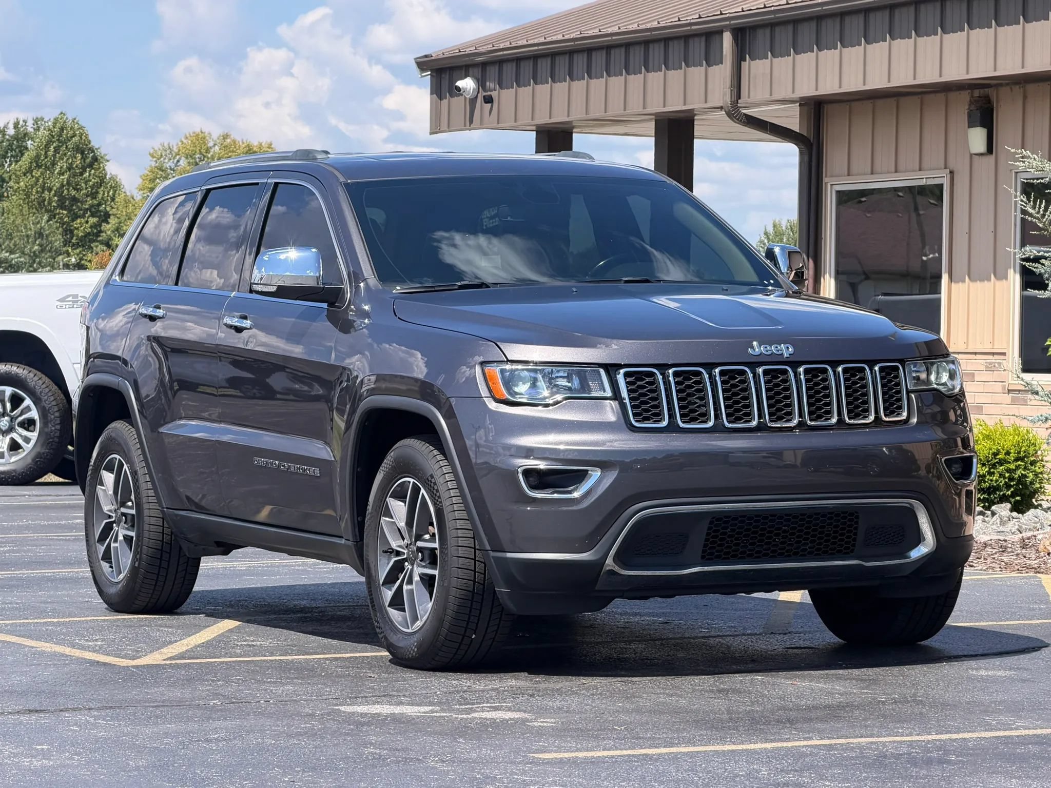 Used 2020 Jeep Grand Cherokee Limited AWD/4WD image 50