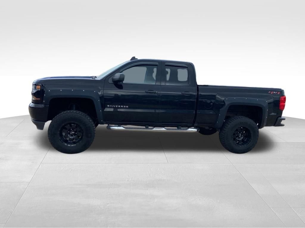Used 2018 Chevrolet Silverado 1500 Custom w/ Custom Value Package AWD/4WD image 20