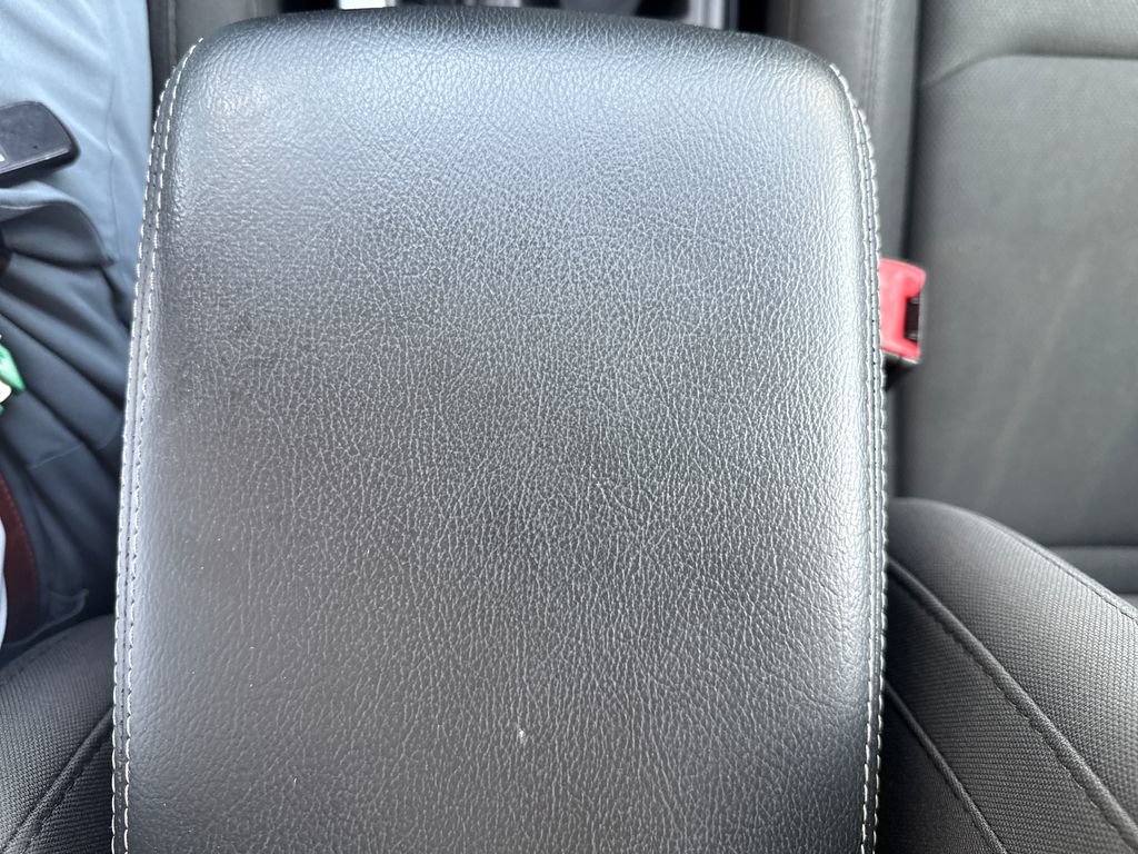 Used 2018 Jeep Wrangler Unlimited Sahara AWD/4WD image 29