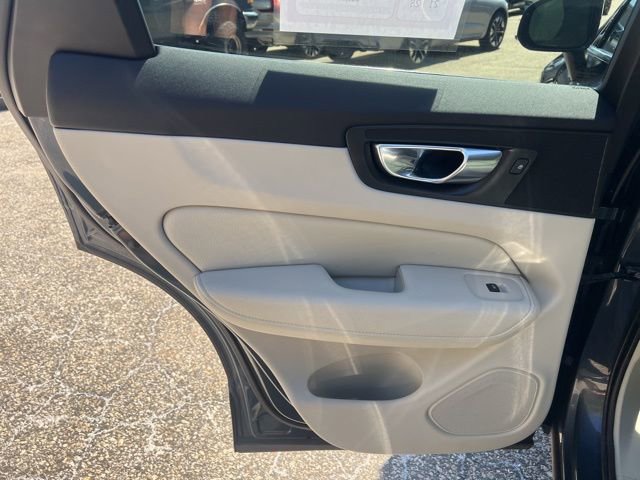 Used 2021 Volvo XC60 T5 Momentum w/ Advanced Package AWD/4WD image 23