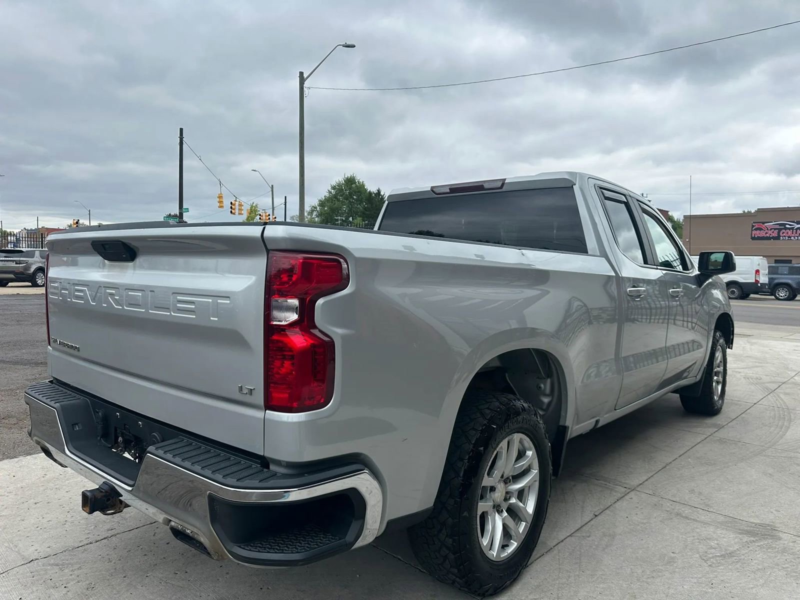 Used 2020 Chevrolet Silverado 1500 LT w/ All-Star Edition AWD/4WD image 4