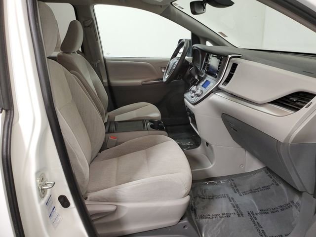 Used 2020 Toyota Sienna LE image 9